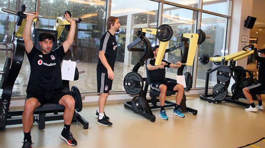 Beşiktaş salonda çalıştı