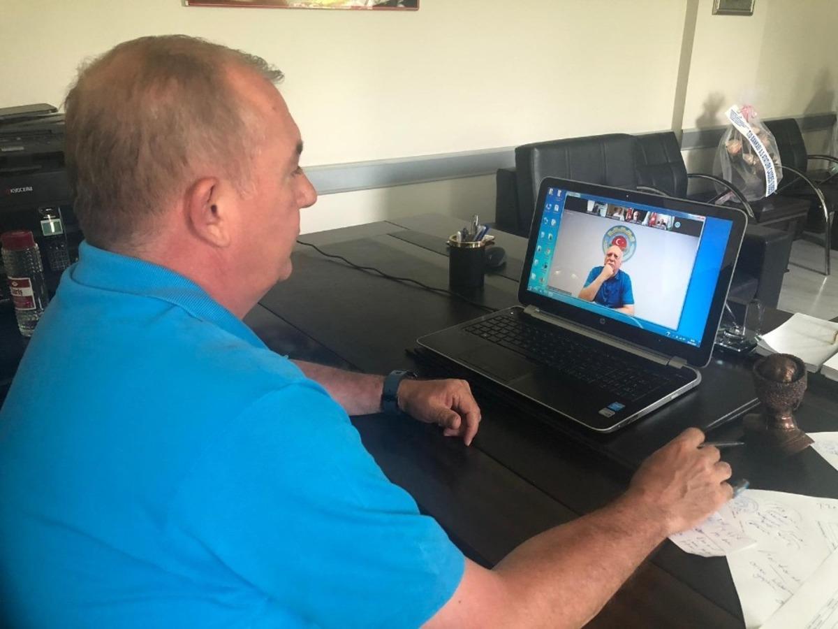 TZOB Genel Başkanı Bayraktar, Manisa &ccedil;ift&ccedil;isiyle ilgili bilgi aldı