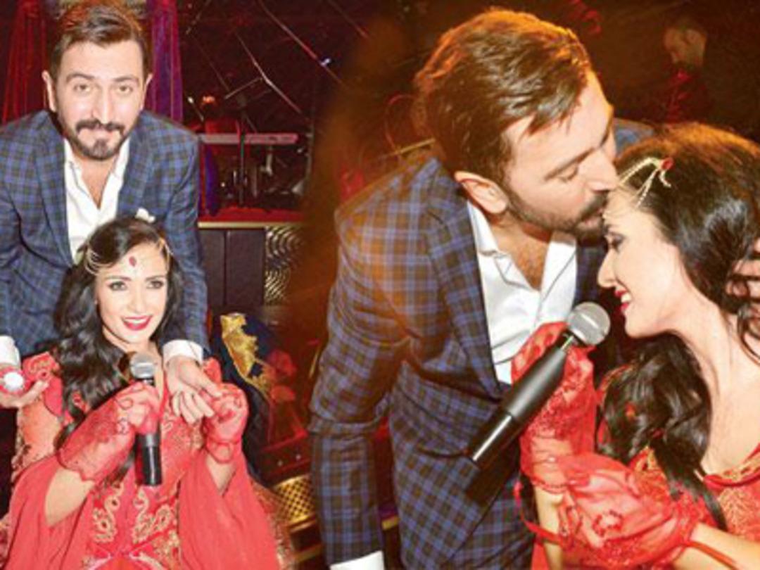 Ferman Toprak'tan eşine nikah sonrası kına gecesi