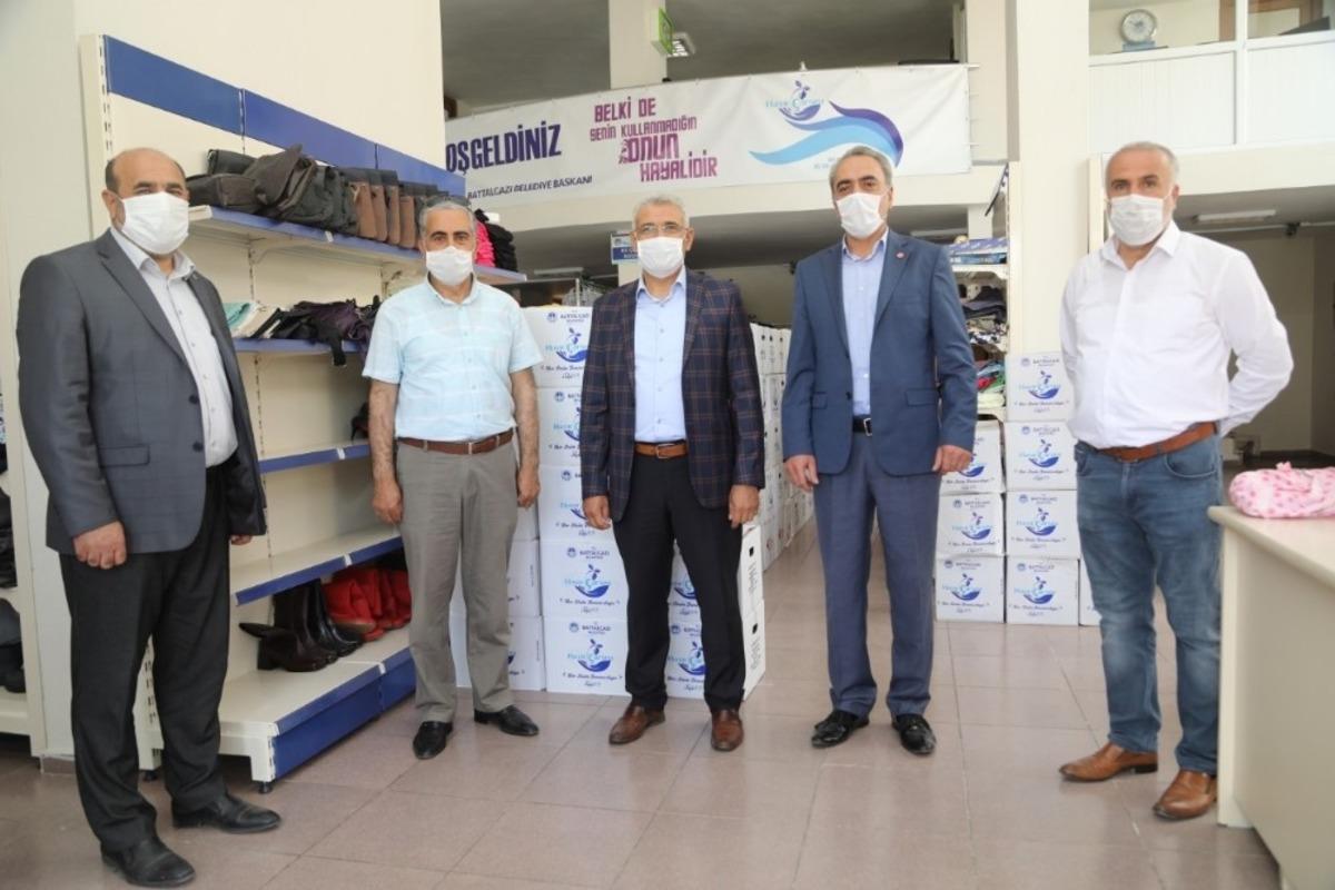 Battalgazi Belediyesi hayır &ccedil;arşısına destekler s&uuml;r&uuml;yor