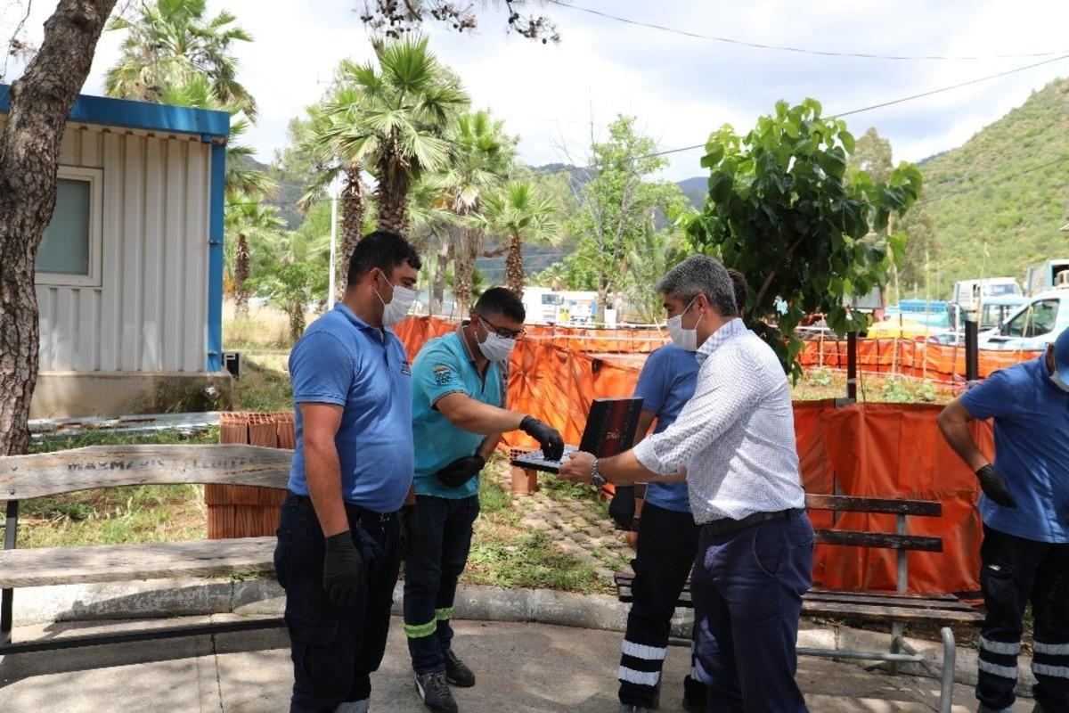 Başkan Oktay personeliyle bayramlaştı