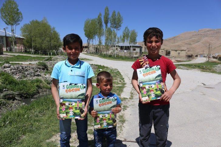 Gürpınar Belediyesinden çocuklara özel hediye G3