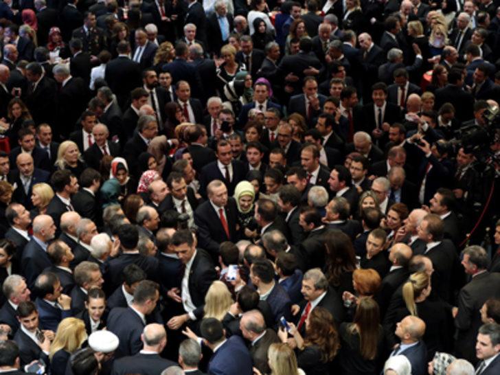 Bülent Ersoy'un resepsiyon kıyafeti şaşırttı G2