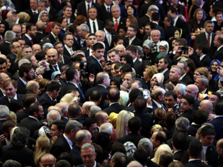 Bülent Ersoy'un resepsiyon kıyafeti şaşırttı G3