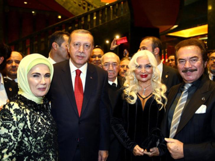 Bülent Ersoy'un resepsiyon kıyafeti şaşırttı G5