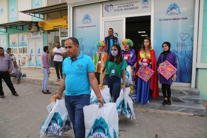 Eyyübiye’de 500 yetime elbise ve oyuncak desteği G3