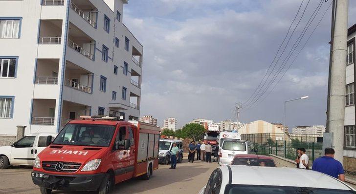 Binanın tepesinden atlamak isteyen kişiyi ekipler ikna etti G2