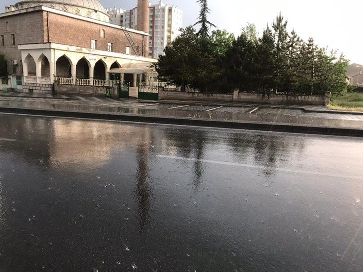 Kayseri’de beklenen yağmur başladı G2