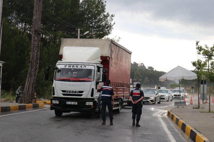 Bayram öncesi Marmaris girişinde denetimler sıklaştırıldı G1