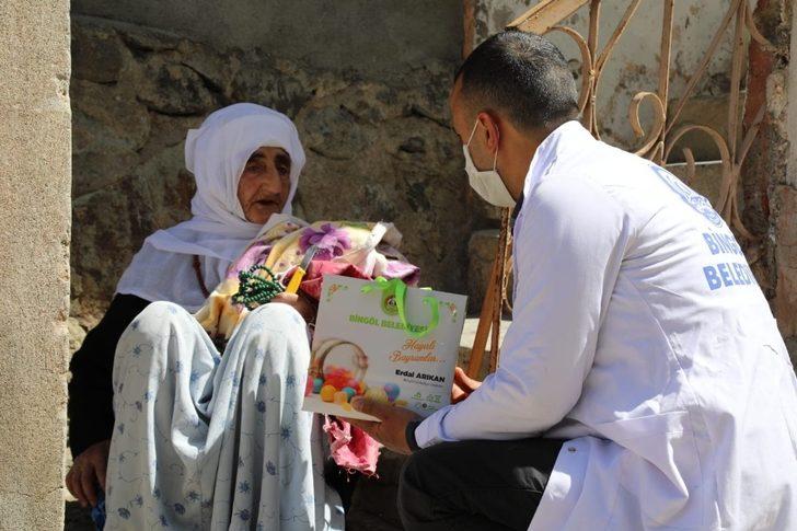 Bingöl Belediyesi’nden bin 500 aileye bayram hediyesi G2