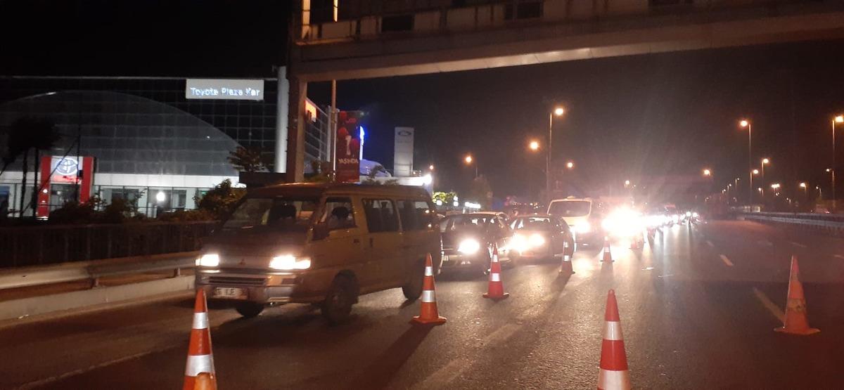 Sokağa &ccedil;ıkma kısıtlamasıyla birlikte polis, denetimlerine başladı