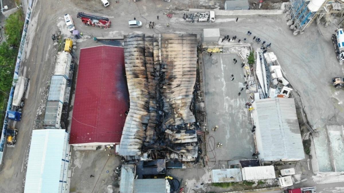 Son dakika! &Uuml;mraniye'de şantiyede yangın