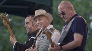 Mazhar Alanson: Üstte Ayhan, altta Fuat, yanda ben...