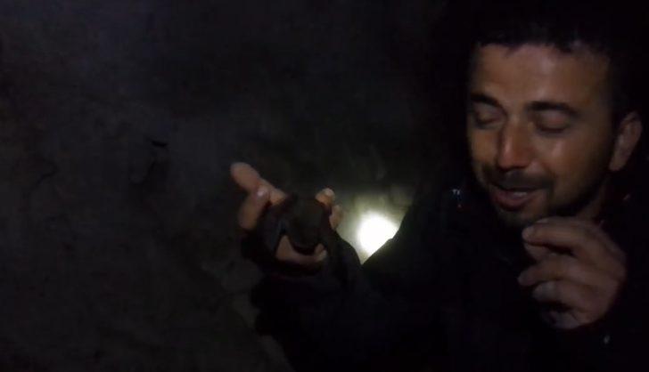 Görüntüler Türkiye'den! Mağaraya girip yarasayı öptü G5