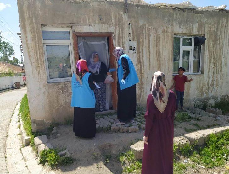 Türkiye Diyanet Vakfı, Van’daki 525 yardıma muhtaç aileye adak ve kurban eti yardımı gerçekleştirdi G1