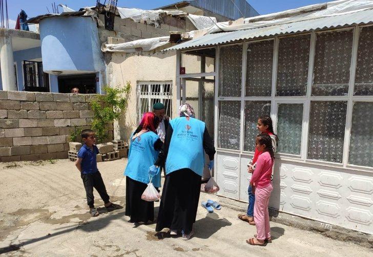 Türkiye Diyanet Vakfı, Van’daki 525 yardıma muhtaç aileye adak ve kurban eti yardımı gerçekleştirdi G3