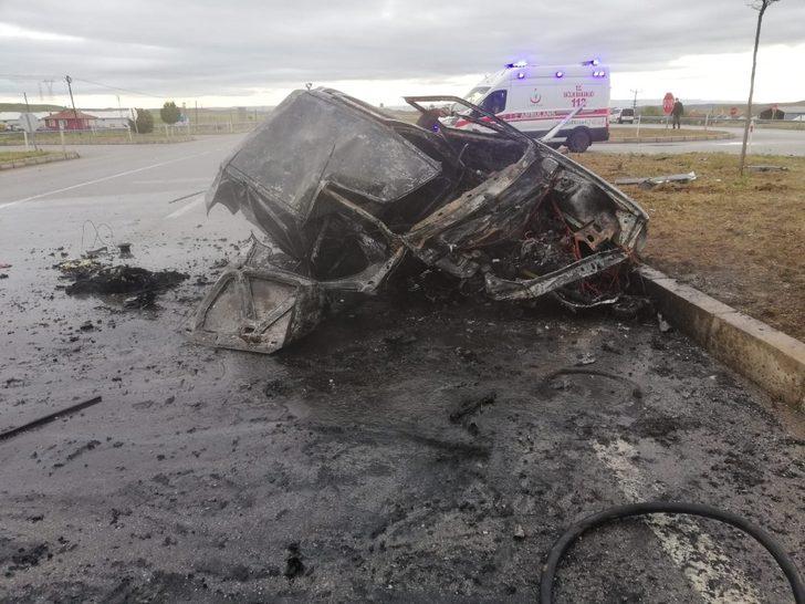 Kaza yapan otomobil yandı: 1 yaralı G3