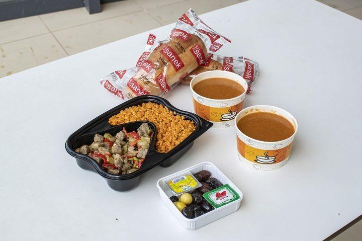 İzmir’de 430 bin kişilik iftar sofrası G4