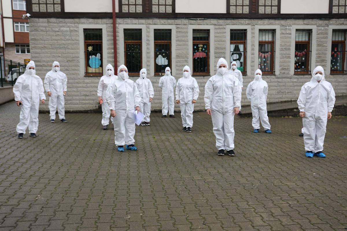 Karantinadaki &ccedil;ay &uuml;reticilerine koronavir&uuml;s testi... Her evden bir kişiye yapılıyor