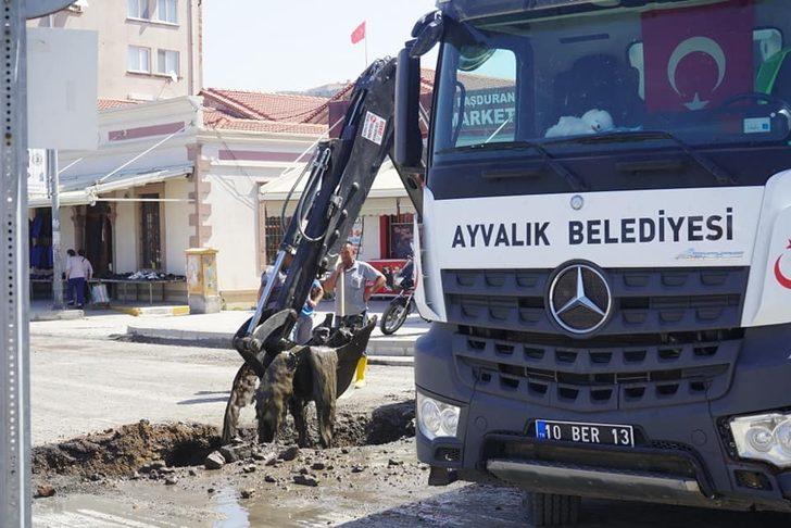 Ayvalık’ta yağmur suyu drenaj hatları yenileniyor G2