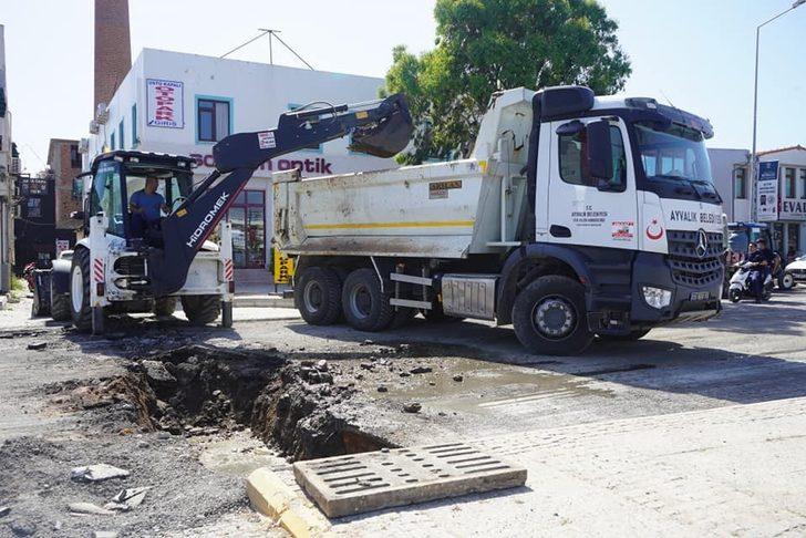 Ayvalık’ta yağmur suyu drenaj hatları yenileniyor G5
