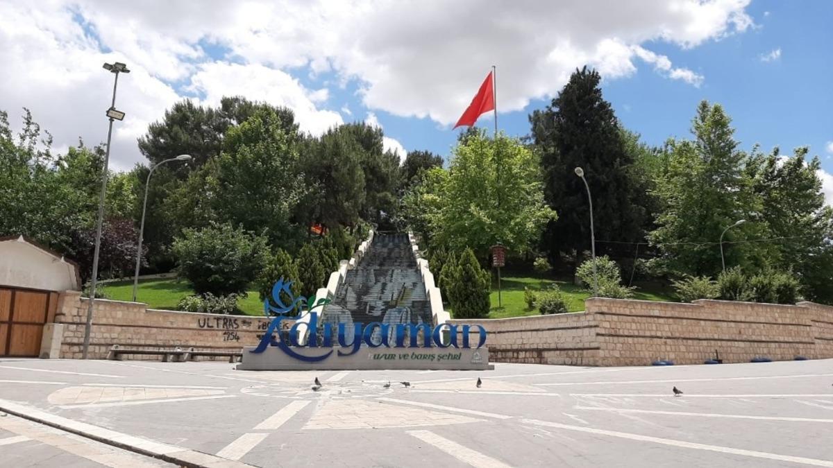 Adıyaman&rsquo;da cadde ve sokaklar boş kaldı