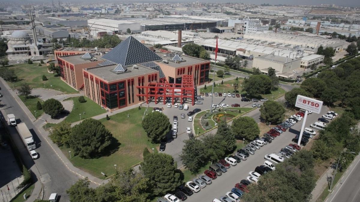 Burkay; "T&uuml;m g&uuml;c&uuml;m&uuml;zle &uuml;yelerimizin yanında olmayı s&uuml;rd&uuml;r&uuml;yoruz"