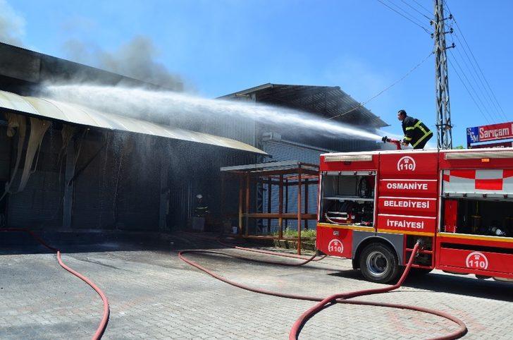 Osmaniye’de 3 iş yeri yandı, 7 itfaiye eri dumandan etkilendi G2