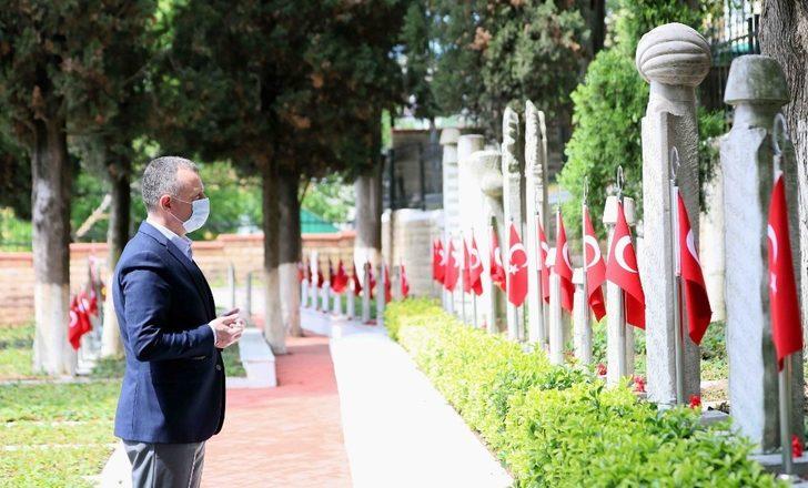 Başkan Büyükakın, şehitlerin kabirleri başında dua etti G1