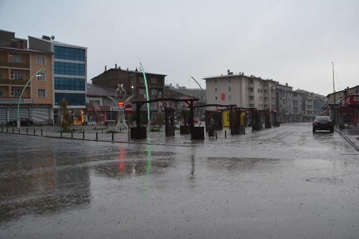 Sarıkamış’ta cadde ve sokaklar boş kaldı G4