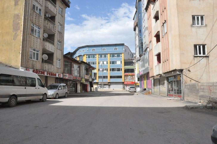 Yüksekova’da kısıtlamanın birinci gününde sokaklar bomboş G1