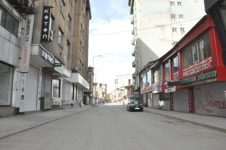 Yüksekova’da kısıtlamanın birinci gününde sokaklar bomboş G3