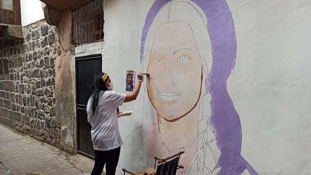 Yasak Sokaklar Ressamlara Tuval Oldu