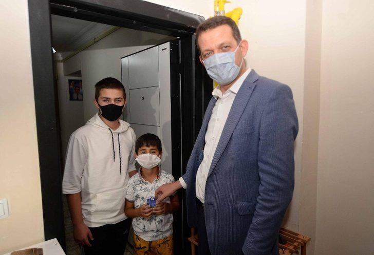 Kaymakamdan 10 bin çocuğa bayram harçlığı G2