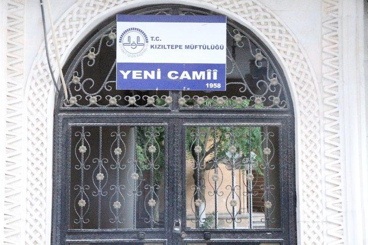 Korona virüs sebebiyle bayramda boş kalan camilerin minarelerinden tekbirler yükseldi G1