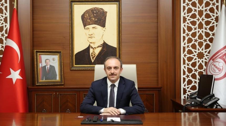 Vali C&uuml;neyt Epcim: &ldquo;Bayramlar, kırgınlıkların giderilmesi, muhabbet ve samimiyet bağlarının g&uuml;&ccedil;lendirilmesine imkan tanıyan eşsiz fırsatlar sunar&rdquo;