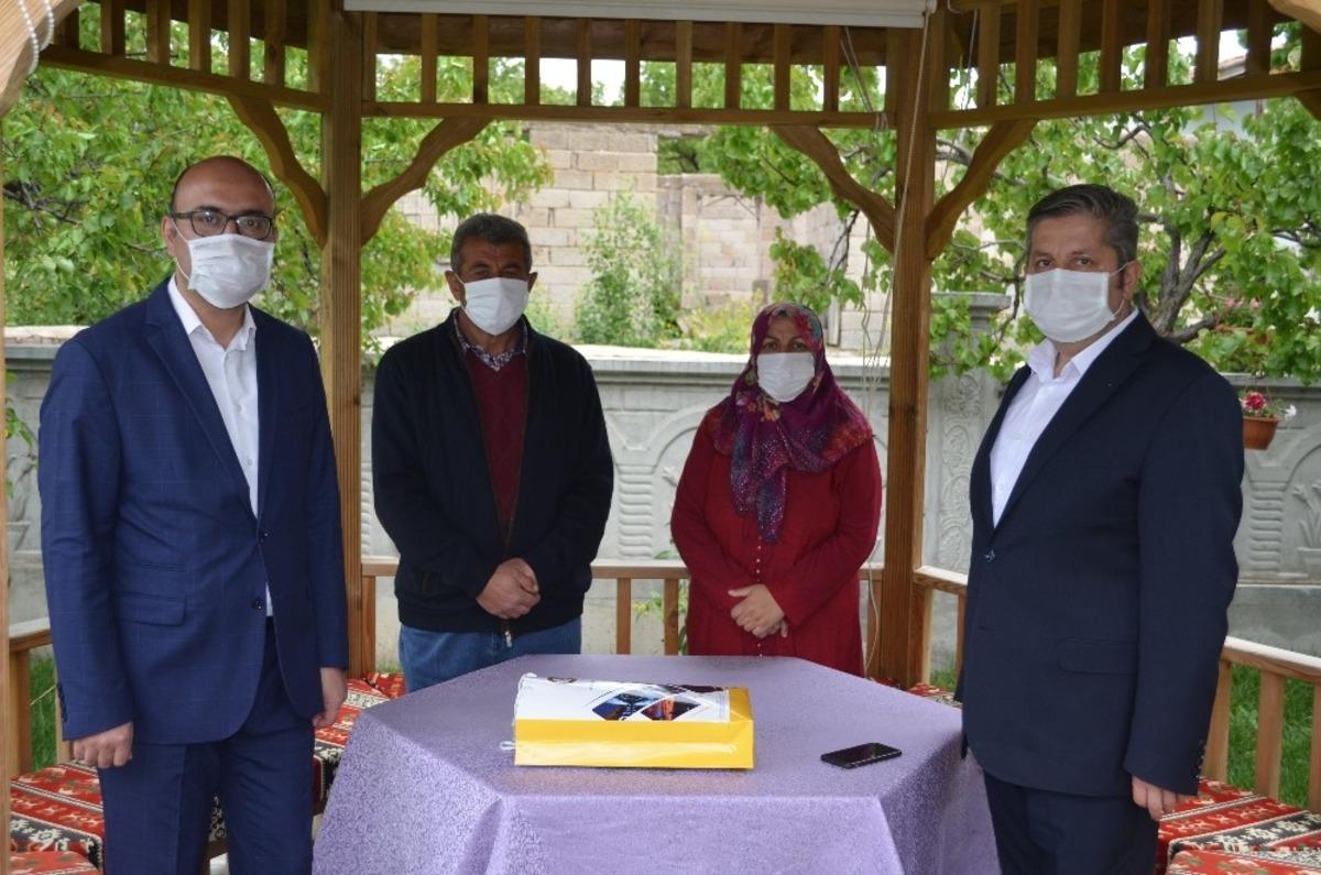 B&uuml;nyan&rsquo;da şehit ailelerine bayram ziyareti