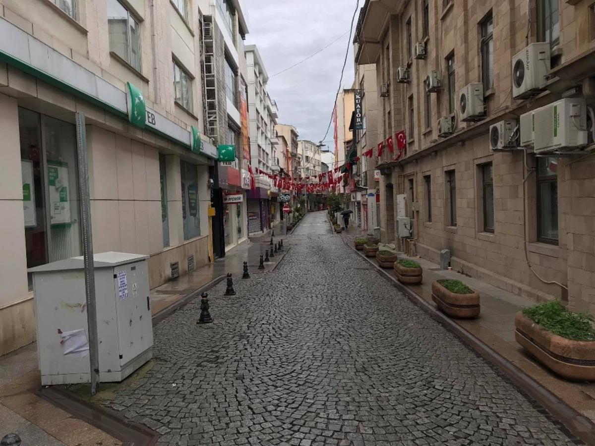 Bayram sabahı Giresun&rsquo;da sokaklar boş kaldı