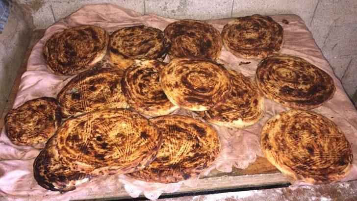 Tufanbeyli’de kadınların kömbe mesaisi G2