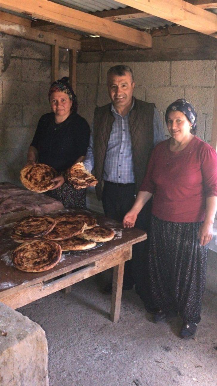 Tufanbeyli’de kadınların kömbe mesaisi G3