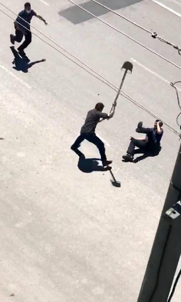 Ambulansa taş atıp, polisin başına kürekle vurdu G5