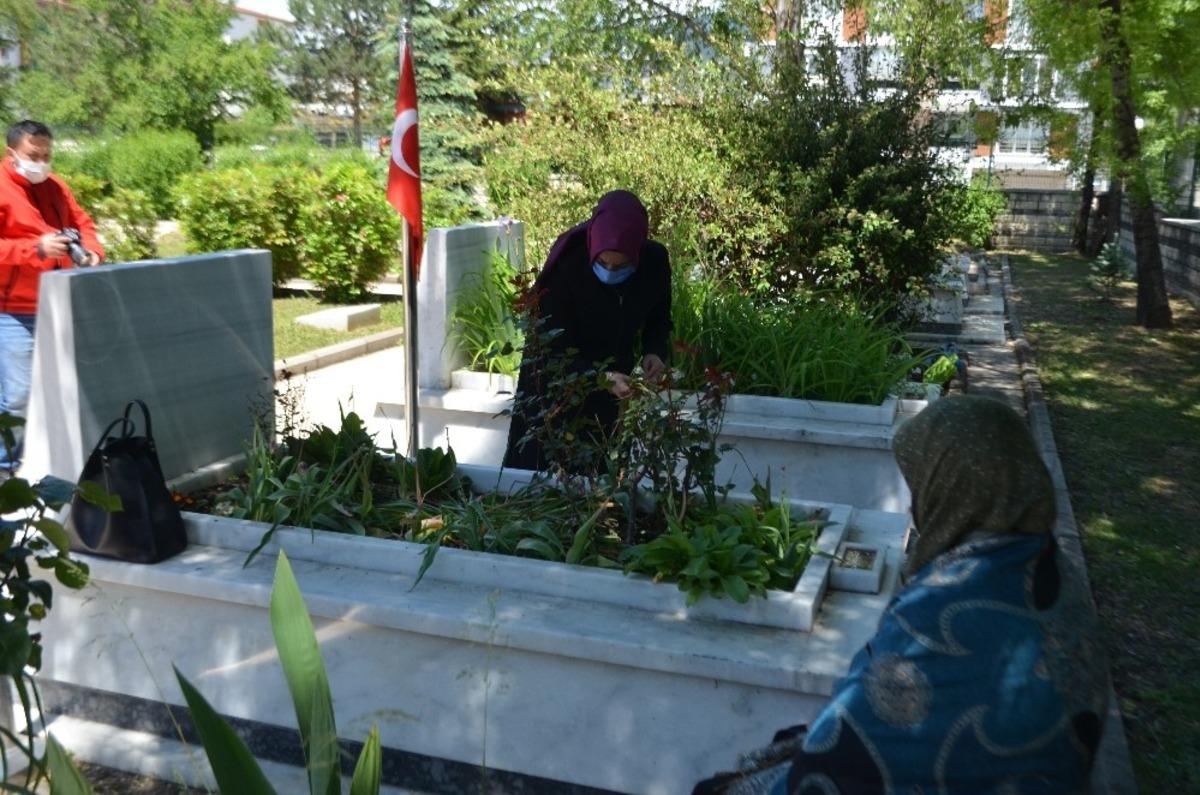 Bolu&rsquo;da şehitler i&ccedil;in hatim duası okundu