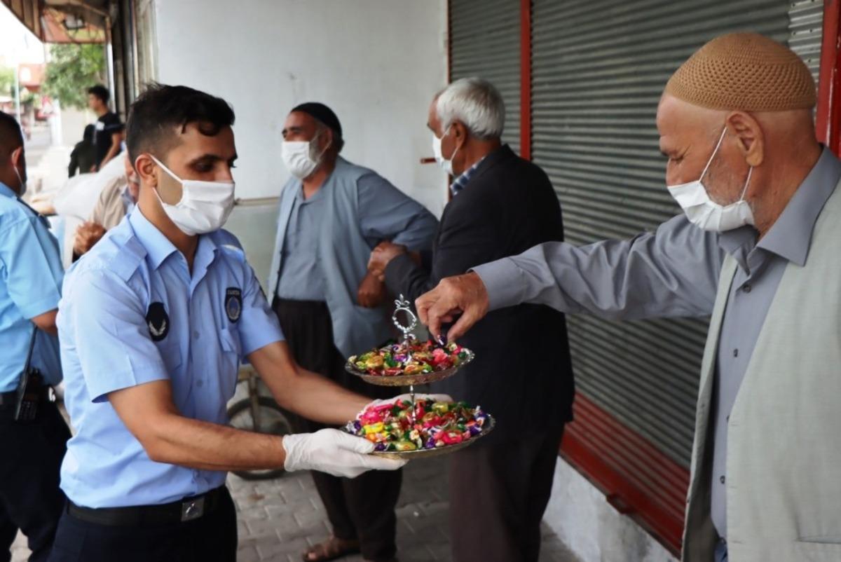 65 yaş ve &uuml;zeri vatandaşlar bayramda unutulmadı