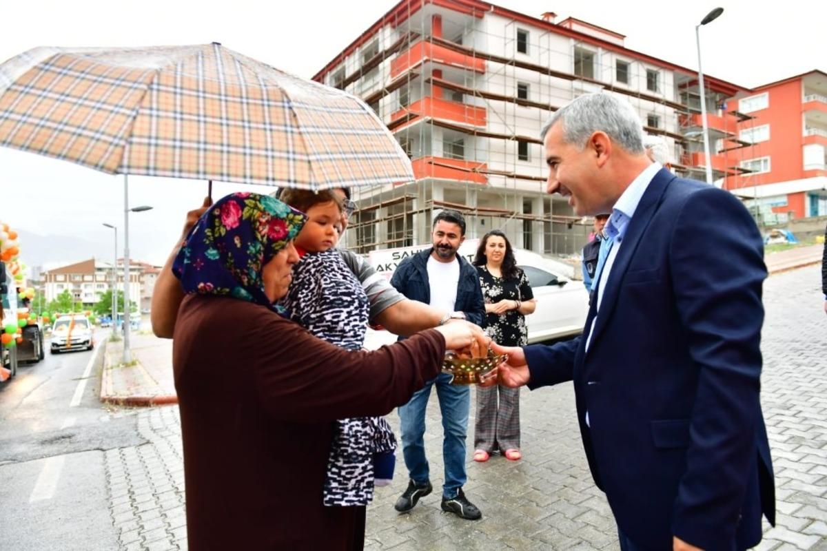 Yeşilyurt Belediyesi bayram coşkusunu sokaklara taşıdı