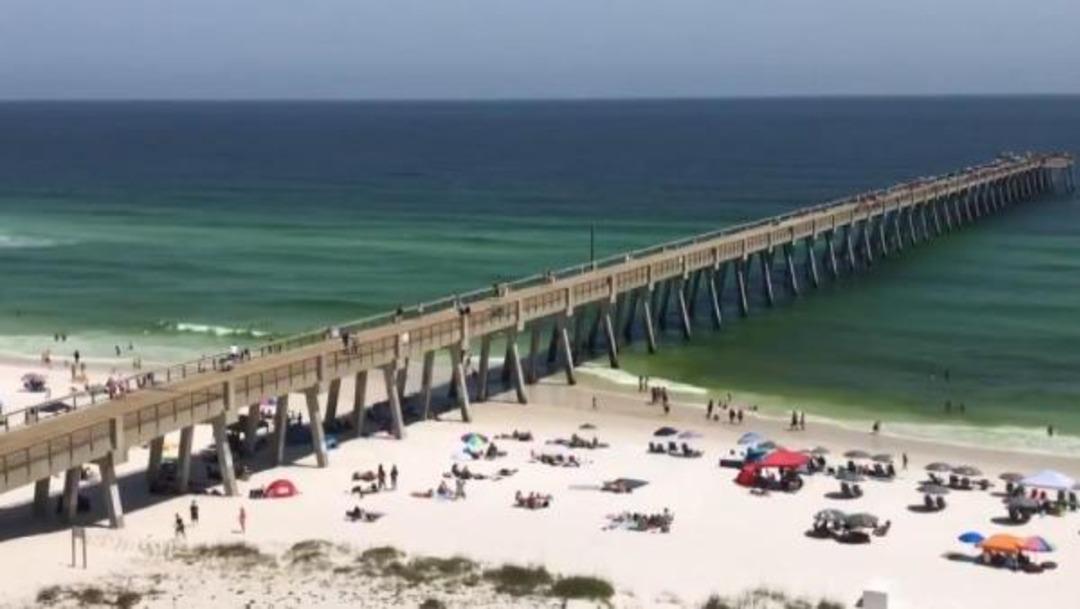 D&uuml;nyayı şaşkına &ccedil;eviren g&ouml;r&uuml;nt&uuml;! Korona g&uuml;nlerinde plajlara akın ettiler