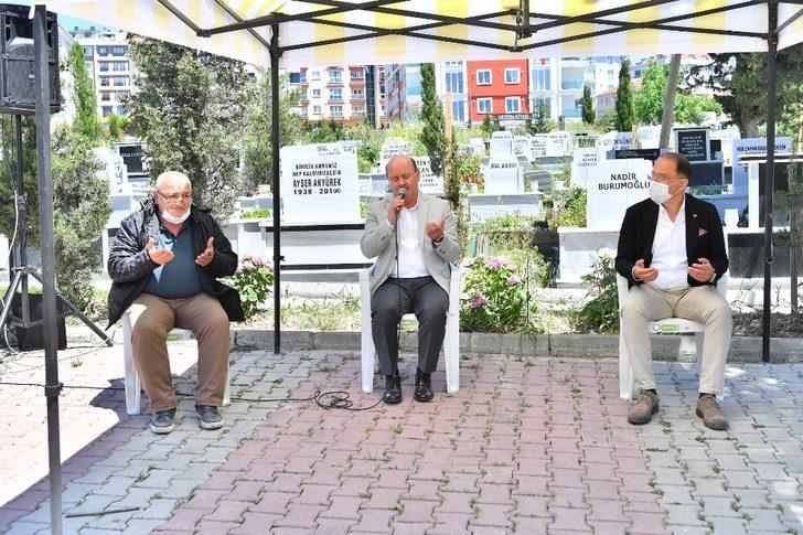 Beylikdüzü’ndeki tüm kabristanlarda Kuran-ı Kerim okutuldu G2