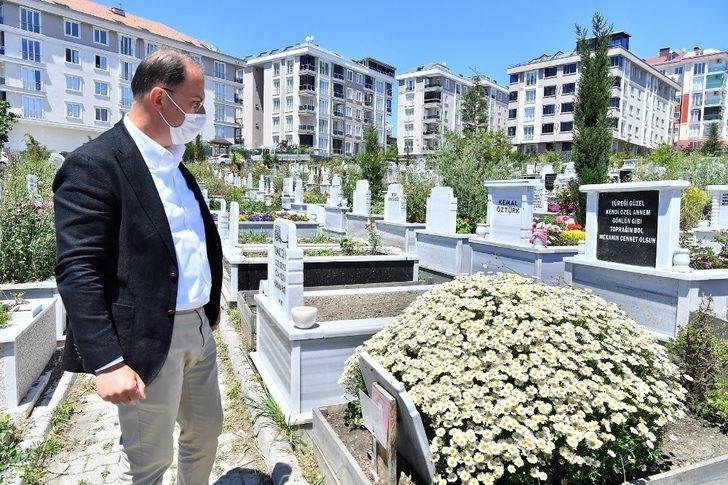 Beylikdüzü’ndeki tüm kabristanlarda Kuran-ı Kerim okutuldu G4