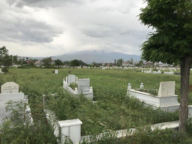 Iğdır’da mezarlıklar bu bayram boş kaldı