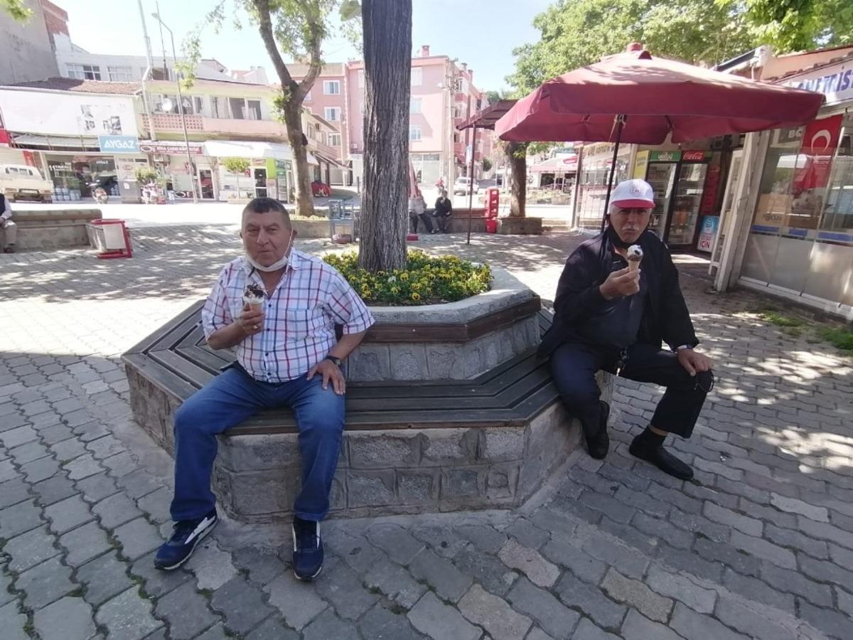 &Ccedil;ocuklar gibi eğlendiler