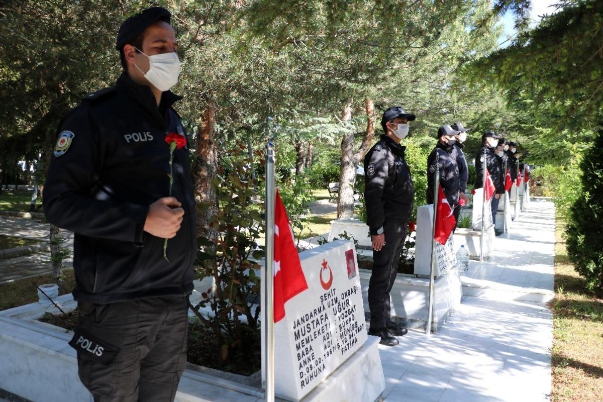 Yozgat&rsquo;ta şehitler dualarla anıldı